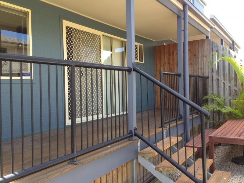 100 OAKMONT AVENUE, Oxley QLD 4075