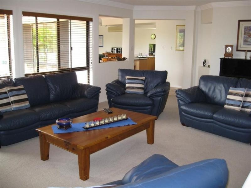 7 Bernard Court, Arundel QLD 4214