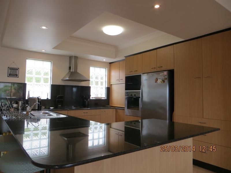 7 Bernard Court, Arundel QLD 4214