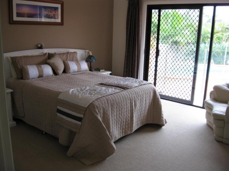 7 Bernard Court, Arundel QLD 4214