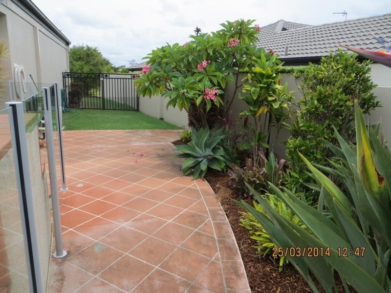 7 Bernard Court, Arundel QLD 4214