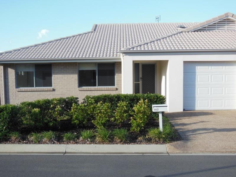 230 Pulgul St, Urangan QLD 4655