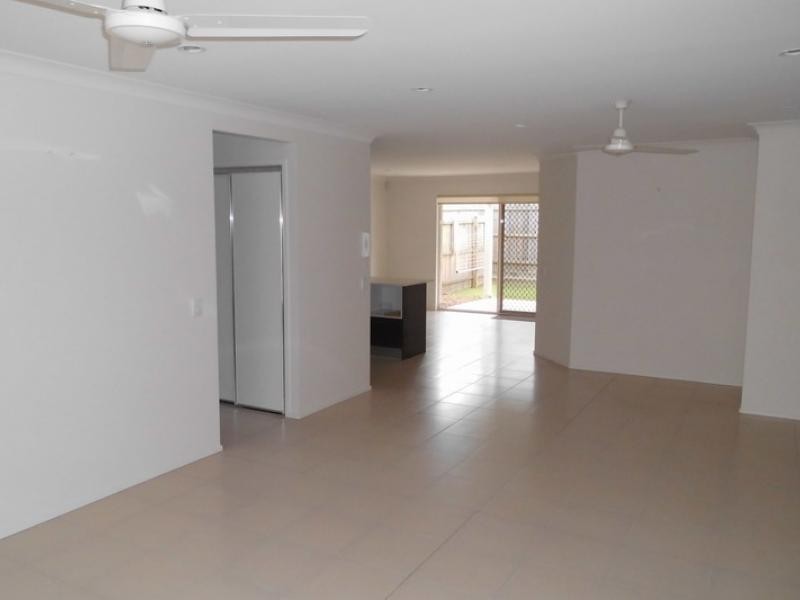 230 Pulgul St, Urangan QLD 4655
