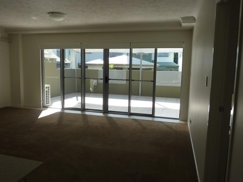 28 CASTELLO CIRCUIT, Varsity Lakes QLD 4227