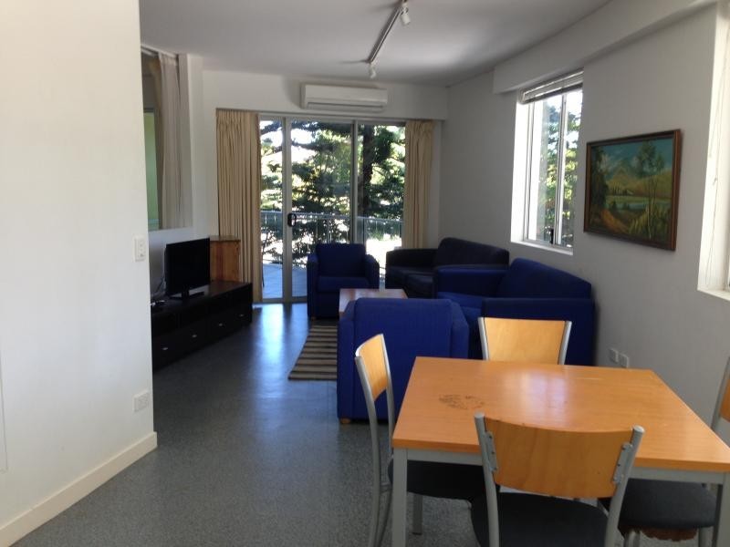 98 University Drive, Varsity Lakes QLD 4227