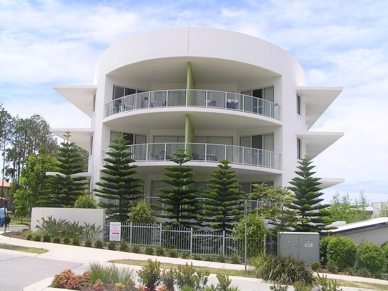 98 University Drive, Varsity Lakes QLD 4227