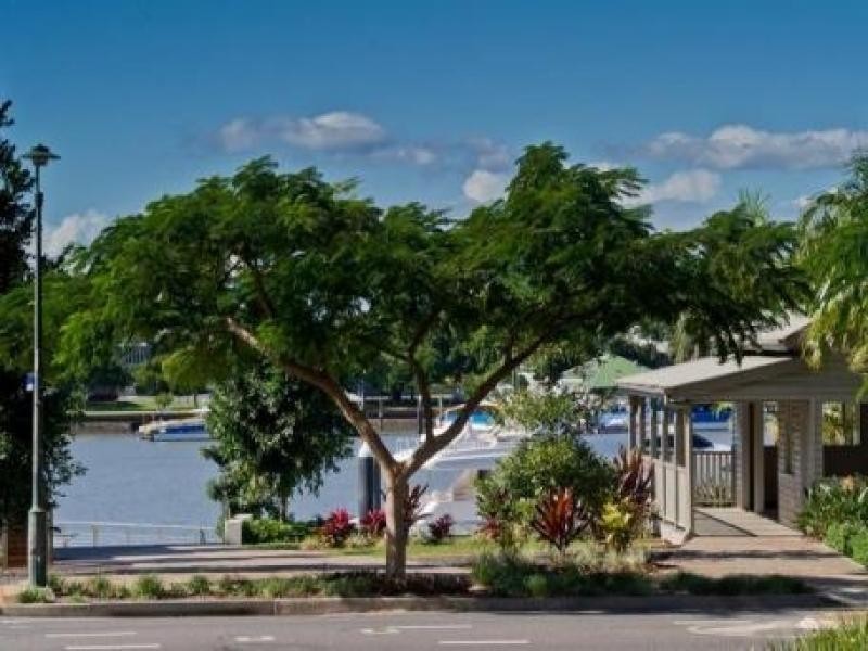 24 MACQUARIE STREET, Teneriffe QLD 4005