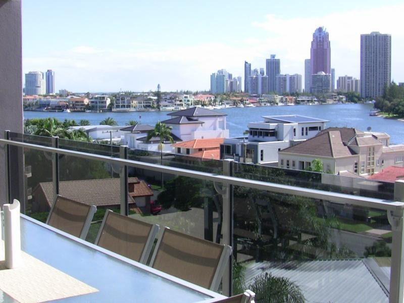 53 Darrambal, Chevron Island QLD 4217