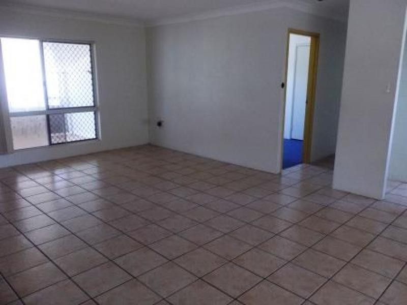 23 Paradise St, Point Vernon QLD 4655