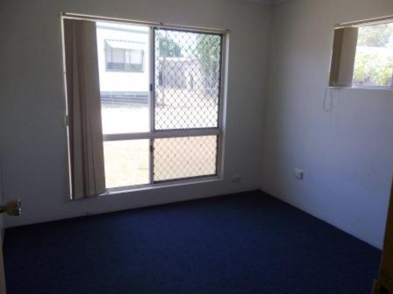 23 Paradise St, Point Vernon QLD 4655