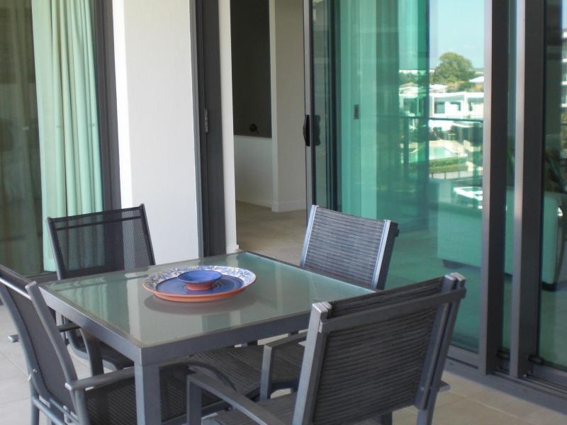 323 Bayview Street, Hollywell QLD 4216