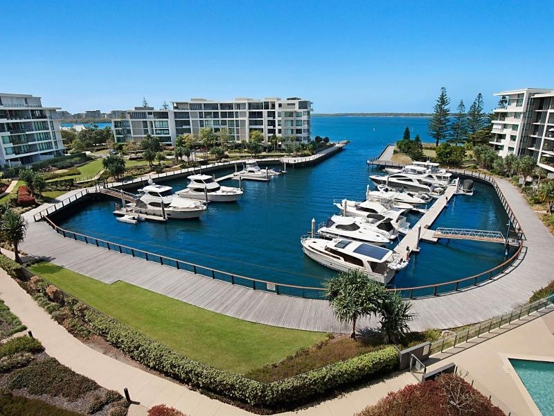 323 Bayview Street, Hollywell QLD 4216