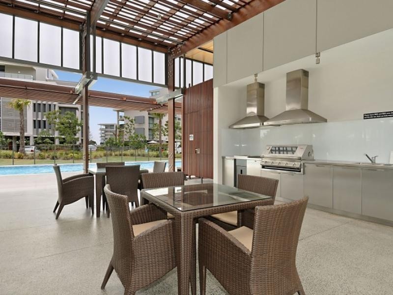 323 Bayview Street, Hollywell QLD 4216