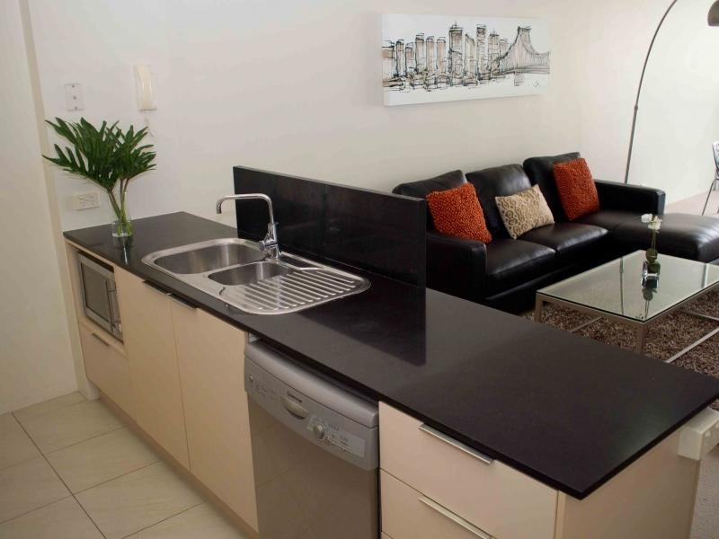 170 Leichhardt Street, Spring Hill QLD 4000