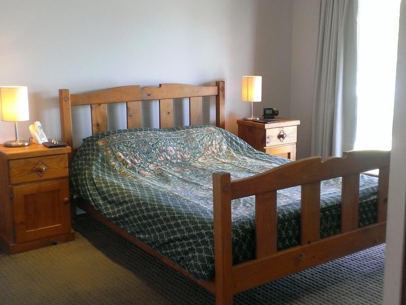 49 Courageous Court, Newport QLD 4020