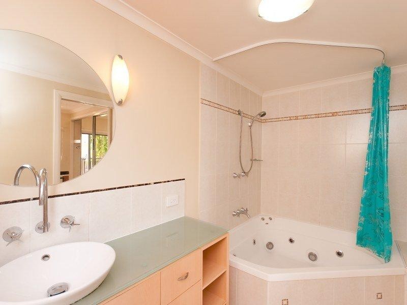 3 75 Spence Street, Cairns QLD 4870