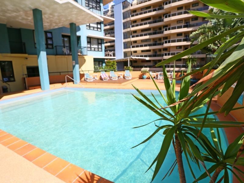 32 Surf Parde, Broadbeach QLD 4218