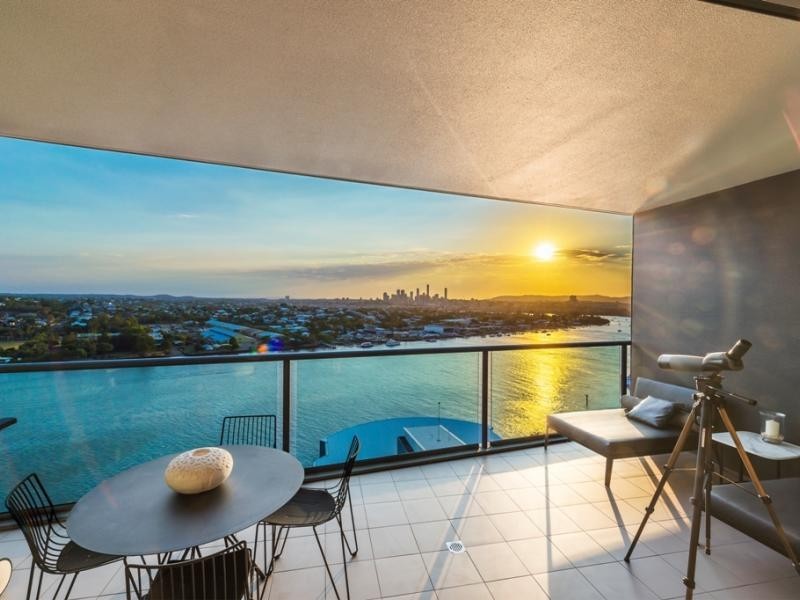 8 Harbour Road, Hamilton QLD 4007