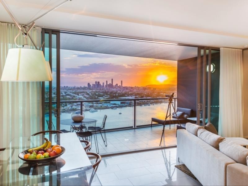 8 Harbour Road, Hamilton QLD 4007