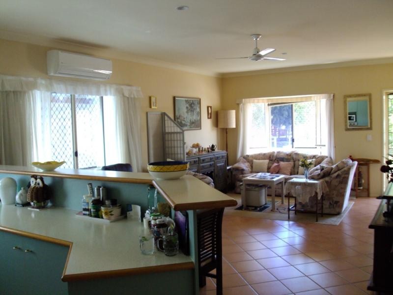 40 Lakeside Crescent, Currimundi QLD 4551