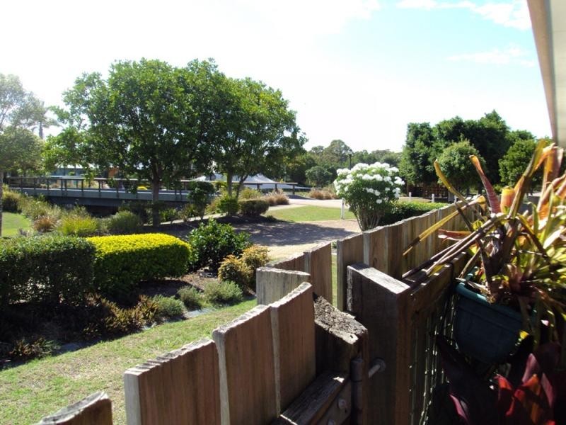 40 Lakeside Crescent, Currimundi QLD 4551