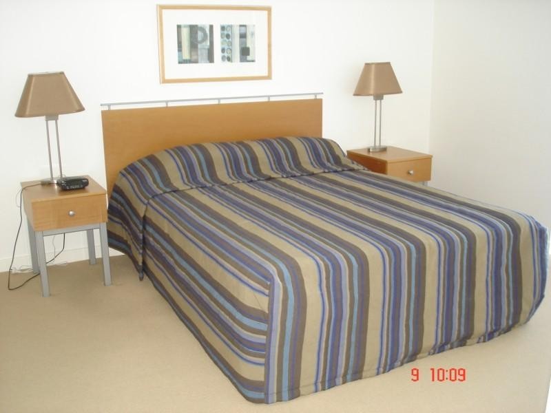 98 University Drive, Varsity Lakes QLD 4227