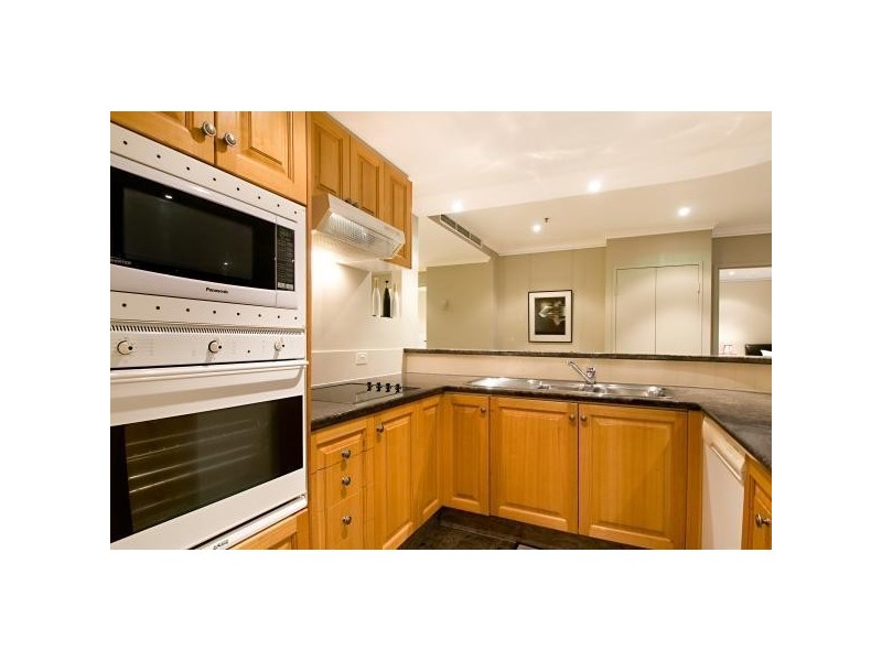 2 Goodwin St, Kangaroo Point QLD 4169