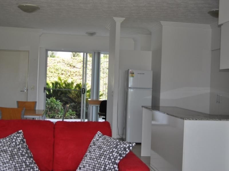 98 University Drive, Varsity Lakes QLD 4227