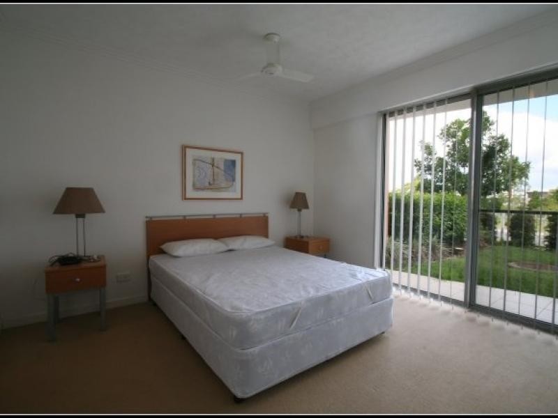 98 University Drive, Varsity Lakes QLD 4227