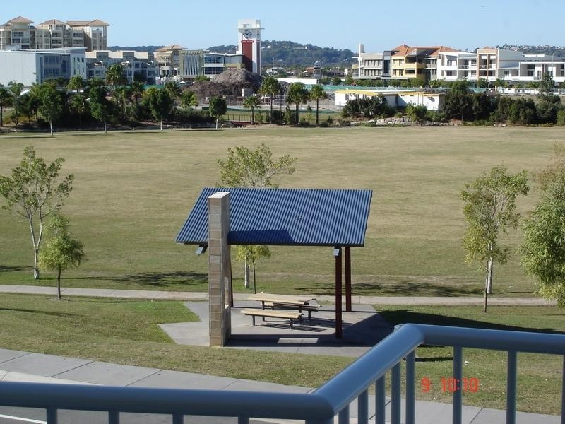 98 University Drive, Varsity Lakes QLD 4227