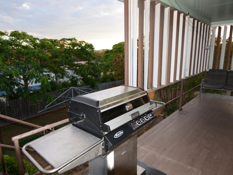 35 Cockatoo Drive, New Auckland QLD 4680