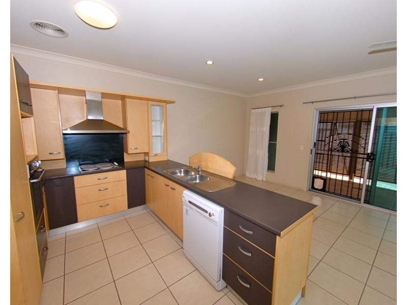 2 Grand Parade, Kawana Island QLD 4575