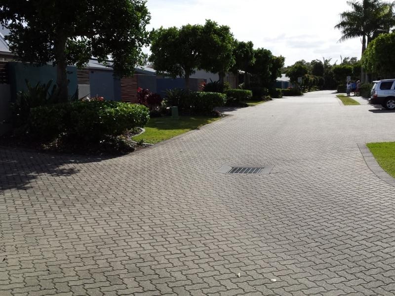 2 Grand Parade, Kawana Island QLD 4575