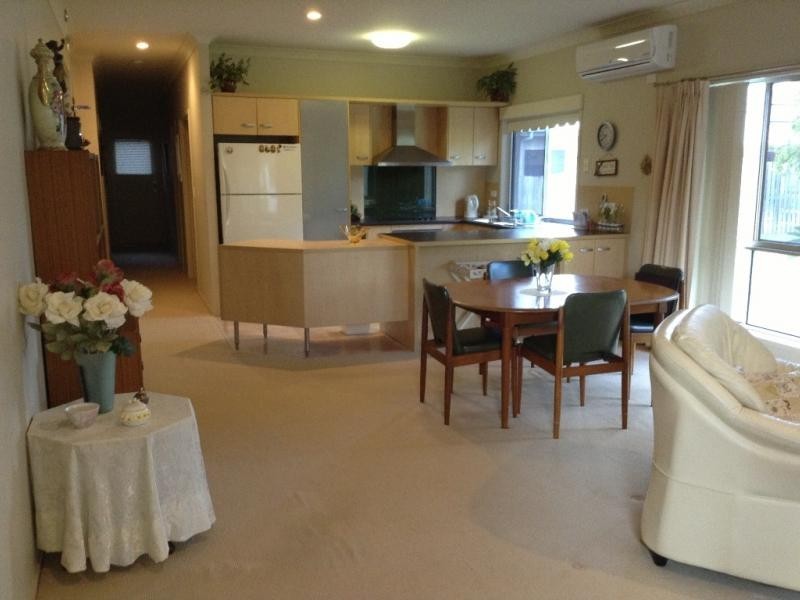 2 Grand Parade, Kawana Island QLD 4575