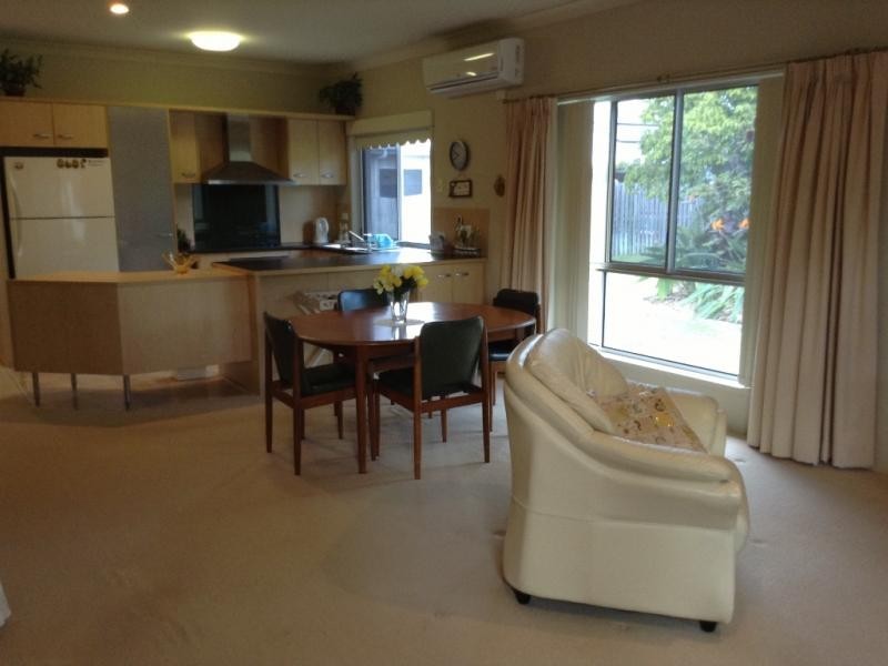 2 Grand Parade, Kawana Island QLD 4575