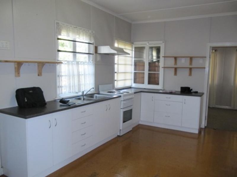 10 Joyce, East Ipswich QLD 4305