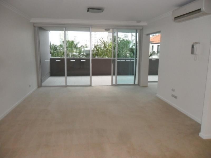 53 Darrambal, Chevron Island QLD 4217