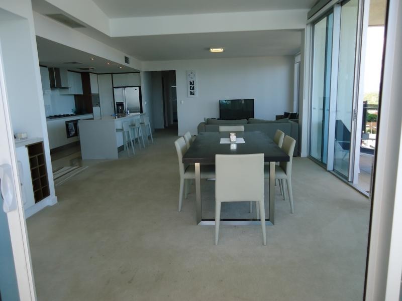 53 Darrambal, Chevron Island QLD 4217