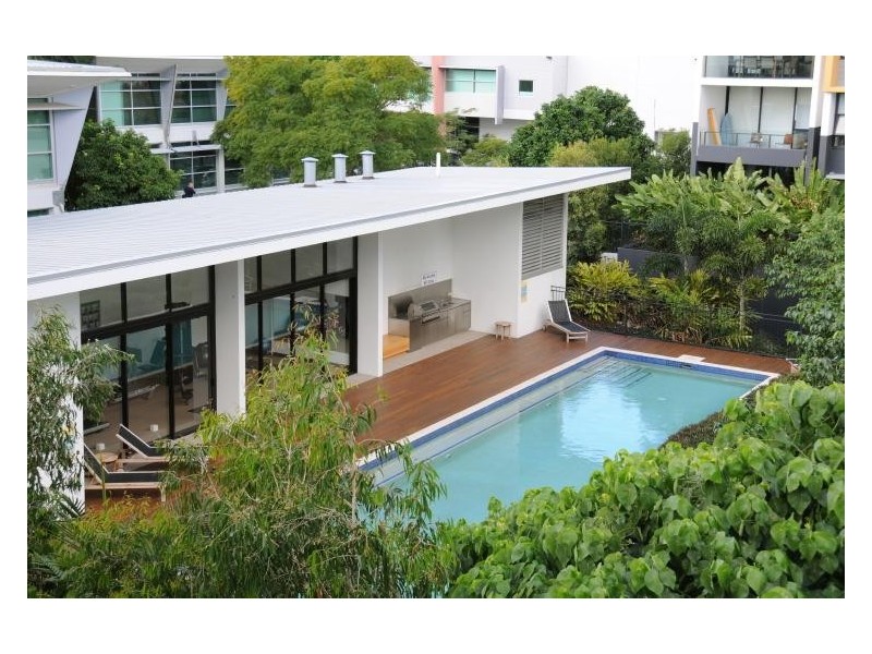 240/10 Pidgeon Close, West End QLD 4101