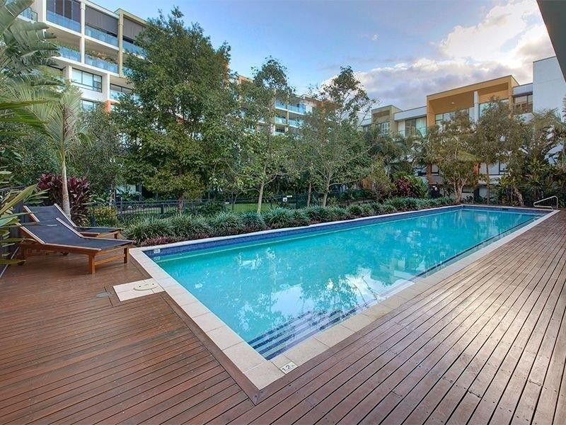 240/10 Pidgeon Close, West End QLD 4101