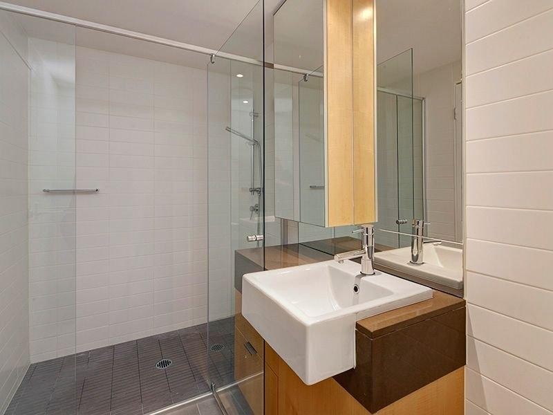 240/10 Pidgeon Close, West End QLD 4101