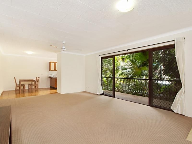 52 Warren Street, St Lucia QLD 4067