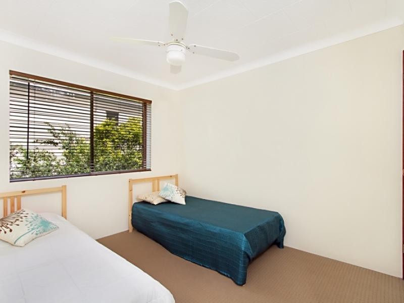 52 Warren Street, St Lucia QLD 4067