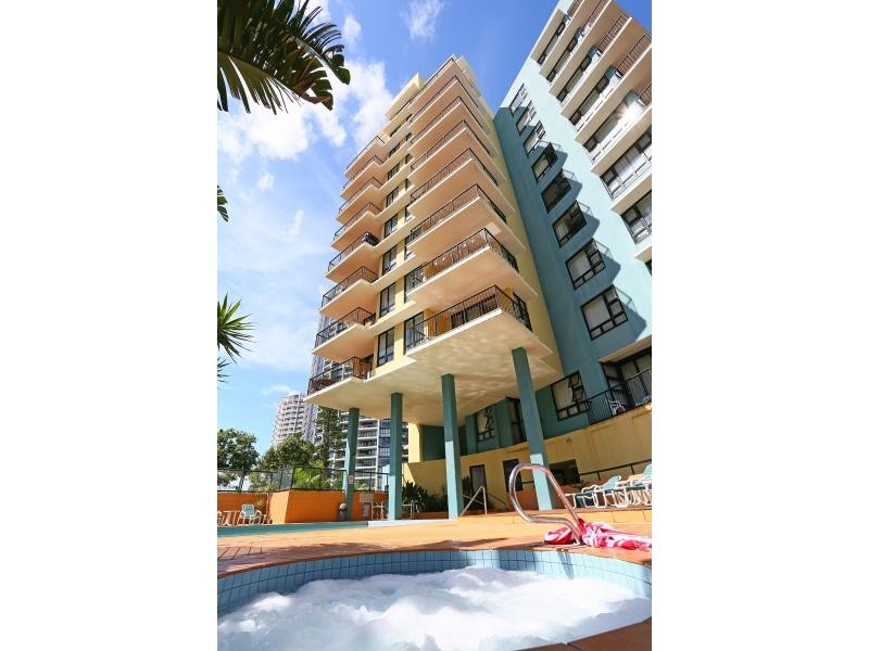 32 Surf Parade, Broadbeach QLD 4218