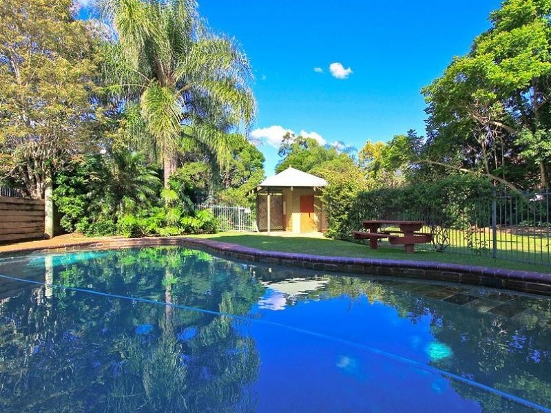 40 Grove Avenue, Arana Hills QLD 4054