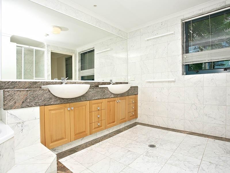 8 Goodwin Street, Kangaroo Point QLD 4169