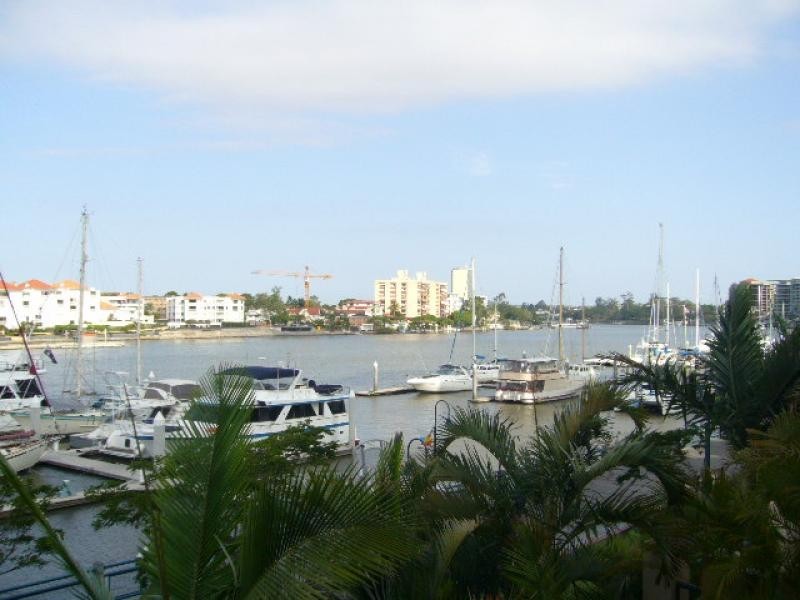 8 Goodwin Street, Kangaroo Point QLD 4169