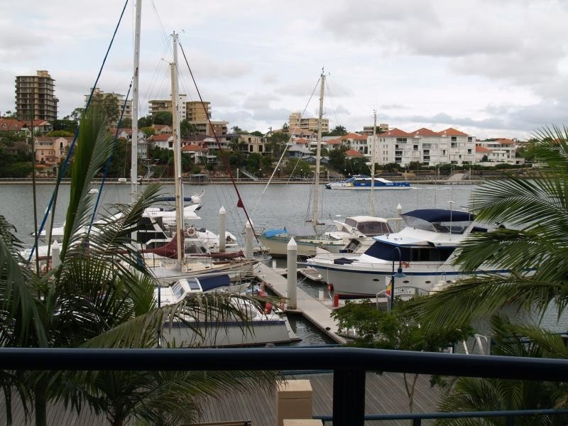 8 Goodwin Street, Kangaroo Point QLD 4169