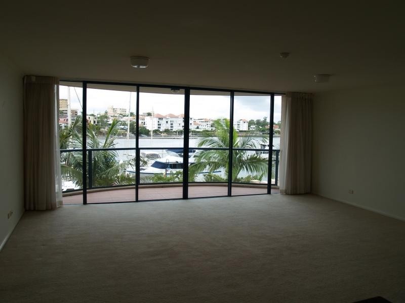 8 Goodwin Street, Kangaroo Point QLD 4169