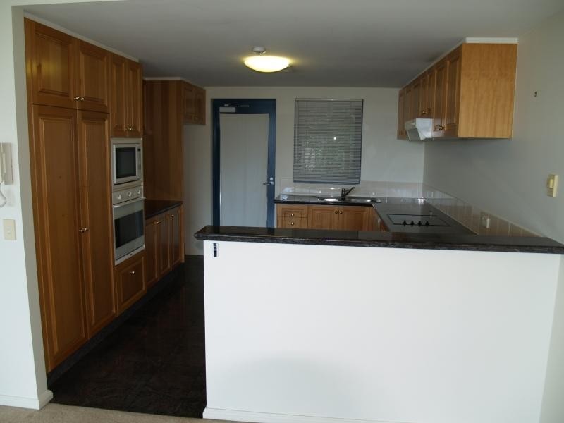 8 Goodwin Street, Kangaroo Point QLD 4169